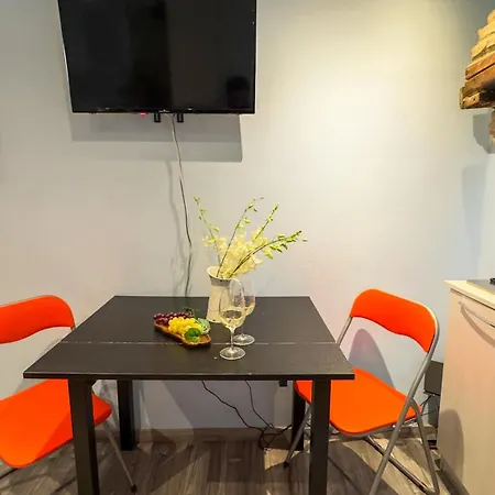 La Casa Gialla By Ca-sa Check アパート