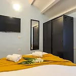 La Casa Gialla By Ca-sa Check *