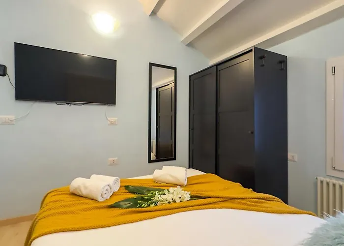 La Casa Gialla By Ca-sa Check *